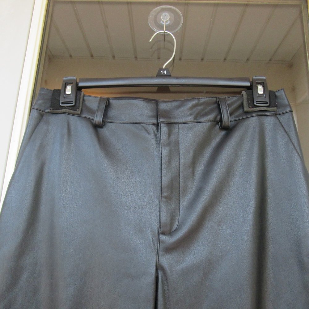 🟨APT. 9 faux leather cargo black pant size 12 or 14 - Picture 9 of 12